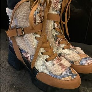 Bamboo Women’s Size 38 -9 Faux Shearling Snake Print Platform Combat Boots